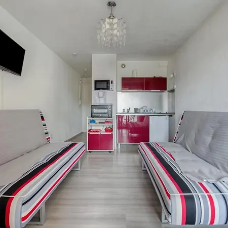 Апартаменты Apt In The Centre